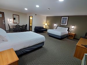 Hibbing Inn & Suites