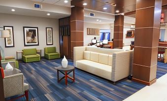 Holiday Inn Express & Suites Houston IAH - Beltway 8