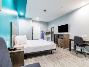 Americas Best Value Inn & Suites Kingwood IAH Airport