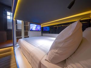 Cube Family Boutique Capsule Hotel @ Chinatown