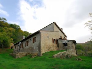 A Stay Surrounded by Greenery - Agriturismo la Piaggia - App 2 Bathrooms