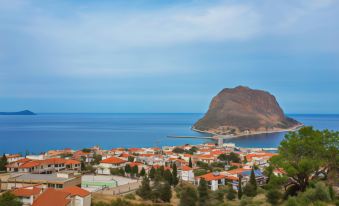 Monemvasia Green Apartments