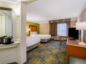 La Quinta Inn & Suites by Wyndham Greensboro NC