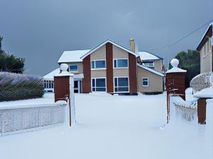 Tuskar House by the Sea