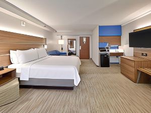 Holiday Inn Express & Suites Irving Conv Ctr - Las Colinas