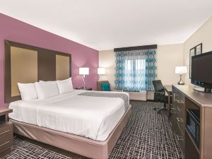 La Quinta Inn & Suites by Wyndham Loudon