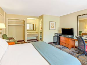 Travelodge by Wyndham Silver Spring