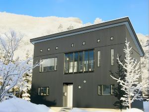 Powdersuites by the Hakuba Collection