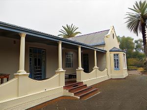 Roode Bloem Farm House