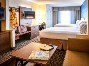 Holiday Inn Express & Suites Concord