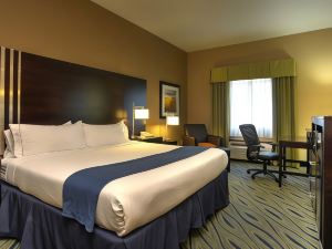 Holiday Inn Express & Suites Midwest City