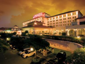 Waterfront Airport Hotel and Casino – Mactan