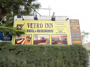 Hotel Vetro Inn