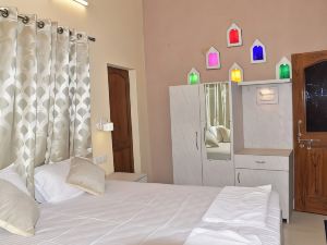 GRG H R Guest House Varanasi Near Dashashwamedh Ghat