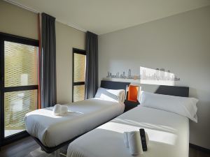 EasyHotel Barcelona Fira