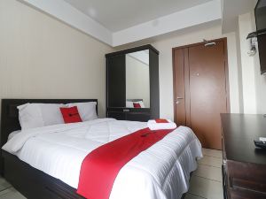 RedLiving Apartemen Green Lake View Ciputat - Pelangi Rooms Tower E