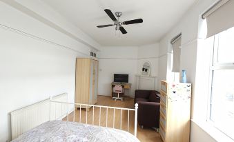 London Edgware Station Apartment