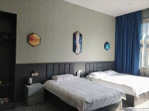 E-sports Theme Hotel Azeras