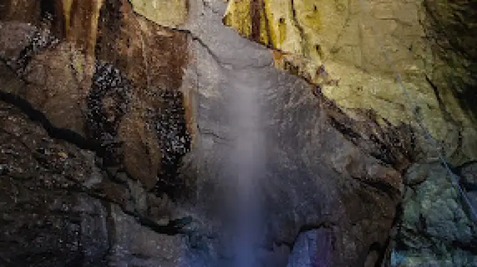 Rōkandō Cave