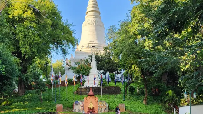 4_Wat Phnom