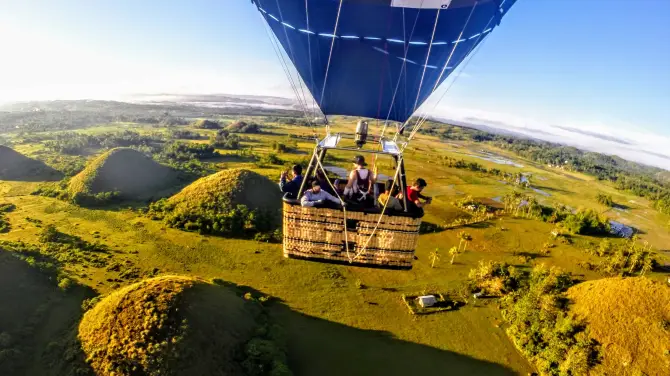 1_Sky's the Limit Hot Air Balloon Rides