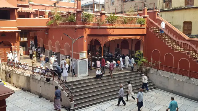 3_Nakhoda Masjid