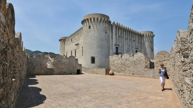 2_Santa Severina Castle