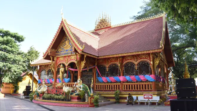 4_Wat Si Muang