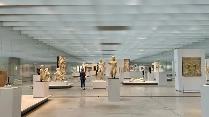 5_Louvre-Lens Museum