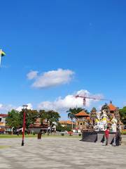 Lapangan Astina Gianyar ( Alun-alun Kota Gianyar )