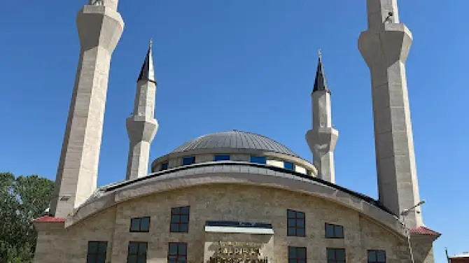 Merkez camii