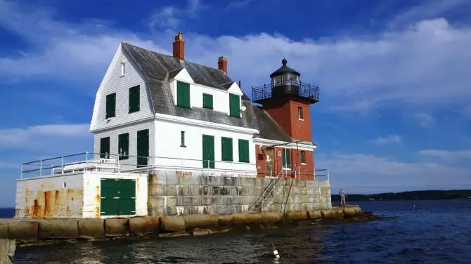 1_Rockland Breakwater Light parking