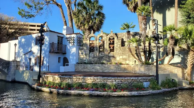 3_Paseo del río de San Antonio