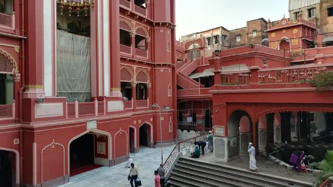 2_Nakhoda Masjid