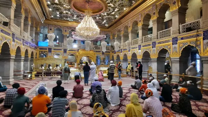 3_Gurudwara Sri Bangla Sahib