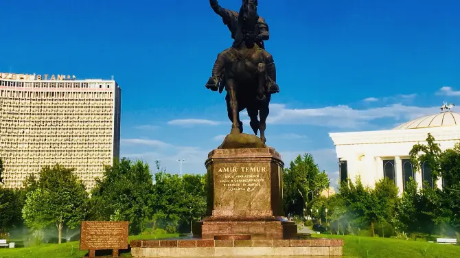 3_Amir Temur Square