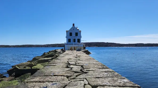 3_Rockland Breakwater Light parking