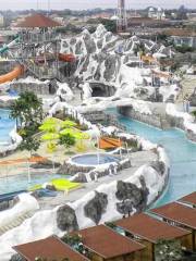 SnowBay Waterpark TMII