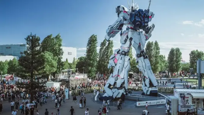 4_Unicorn Gundam Statue