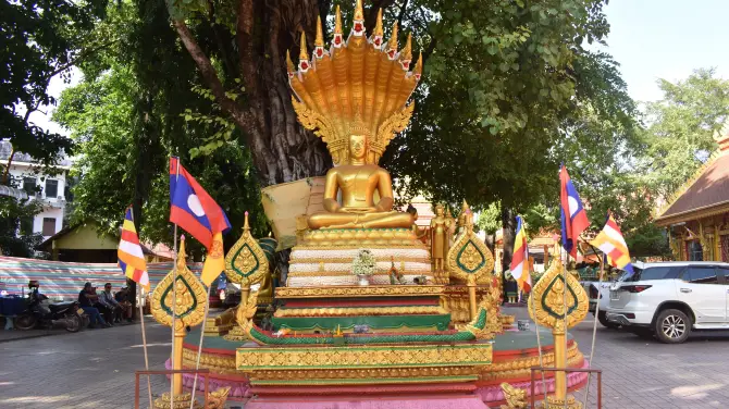 2_Wat Si Muang