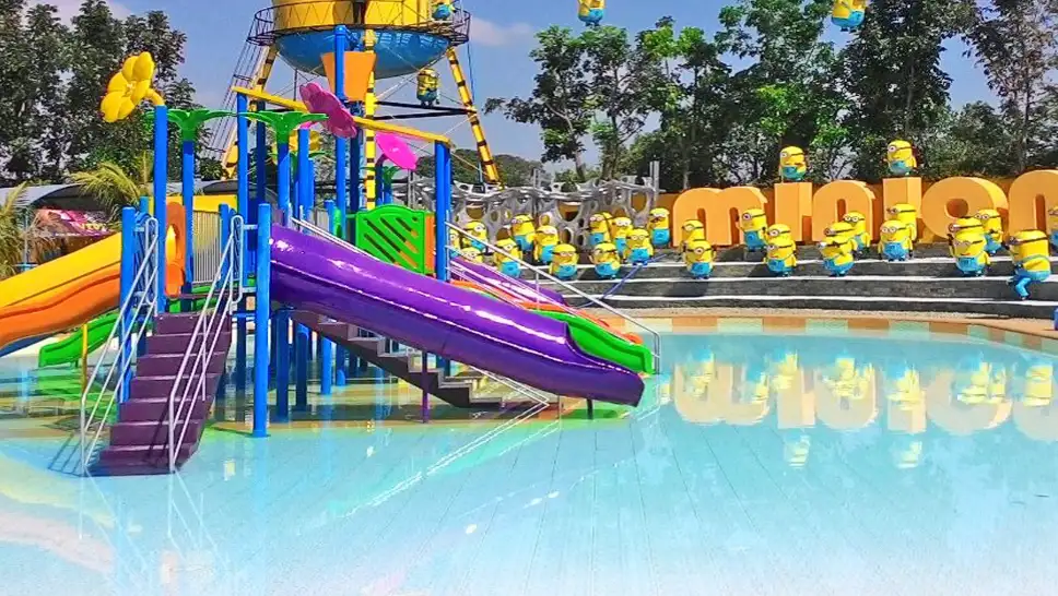 Amana Water Park features one of the biggest wave pools in the Philippines that offers 13 different kinds of gigantic waves