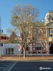 Murray Art Museum Albury (MAMA)