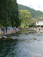 秋川国際マス釣場