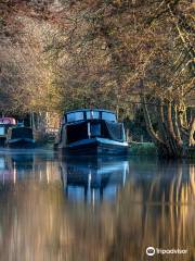 Aldermaston Wharf Canalside