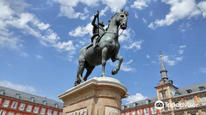 1_Felipe III Statue