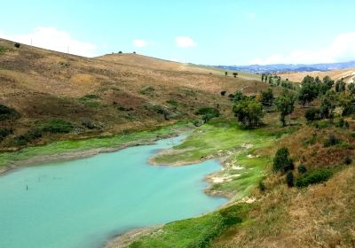 Lago di Monte Cotugno‎