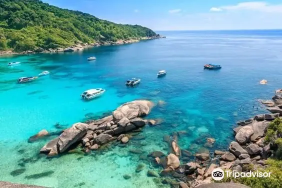 1_Khao Lak Explorer Diving Center: Similan Islands Liveaboard & Day Trips Richelieu Rock