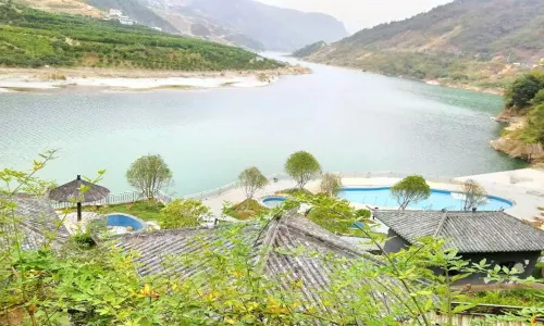 Yanchi River Hot Spring