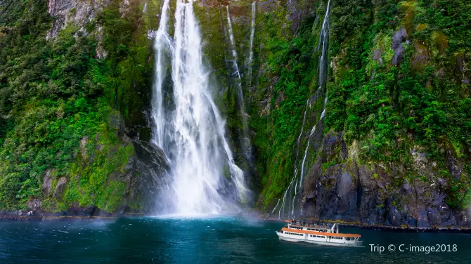 2_Milford Sound Scenic Cruises