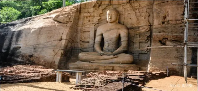 10 Amazing Places to See Buddha around The World